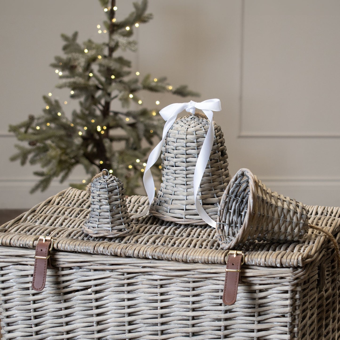 Wicker Bell Small Decoration