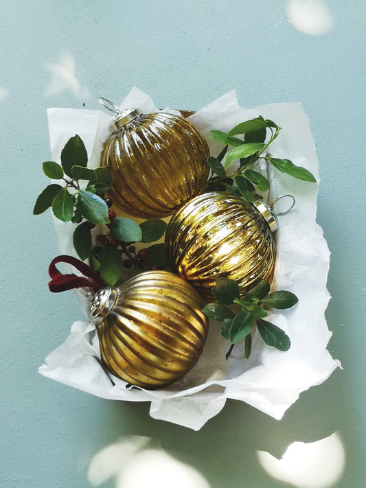 Set of 3 Assorted Gold Ribbed Glass Baubles
