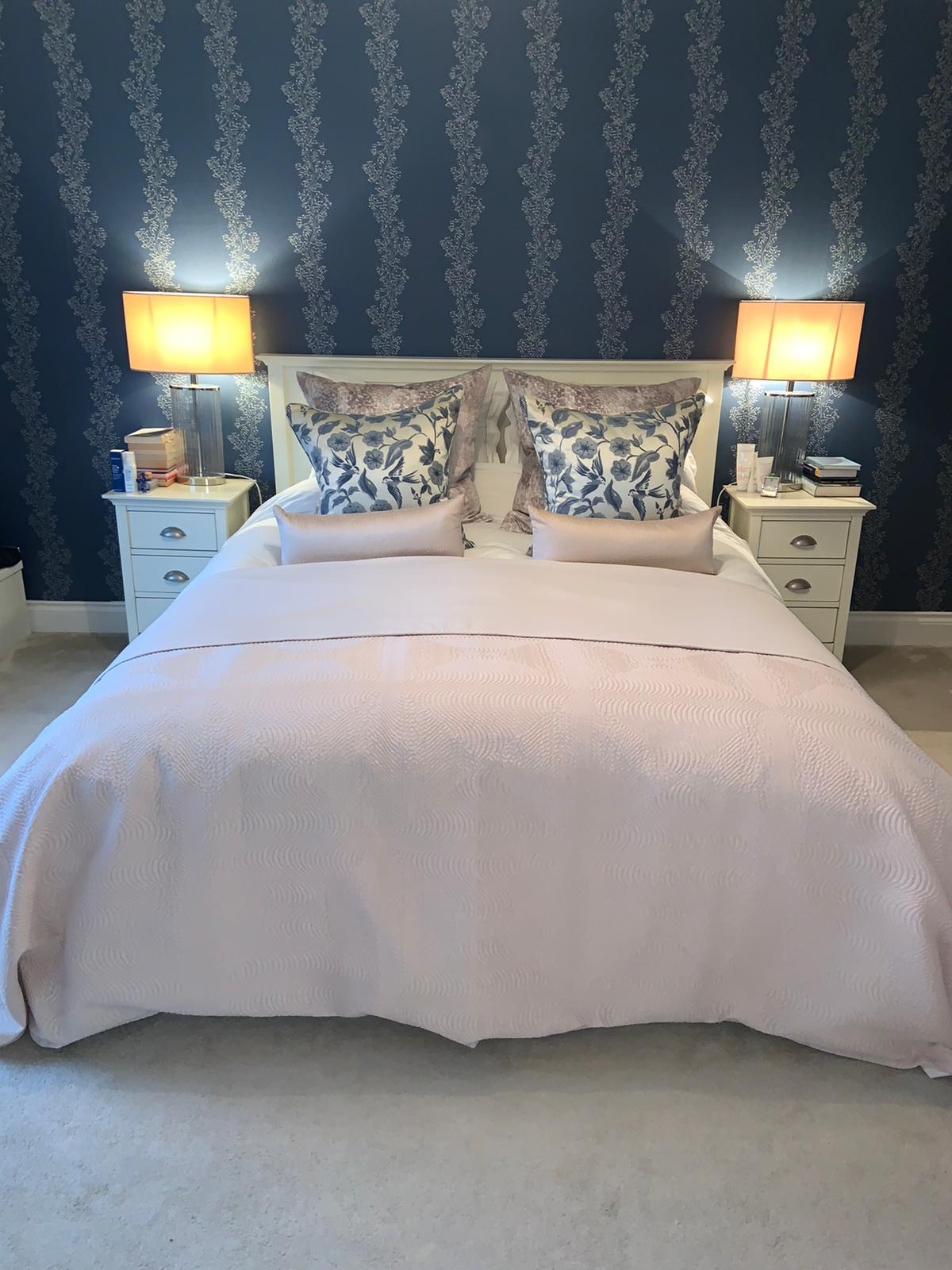 Villa Nova Nila Throw in Candy