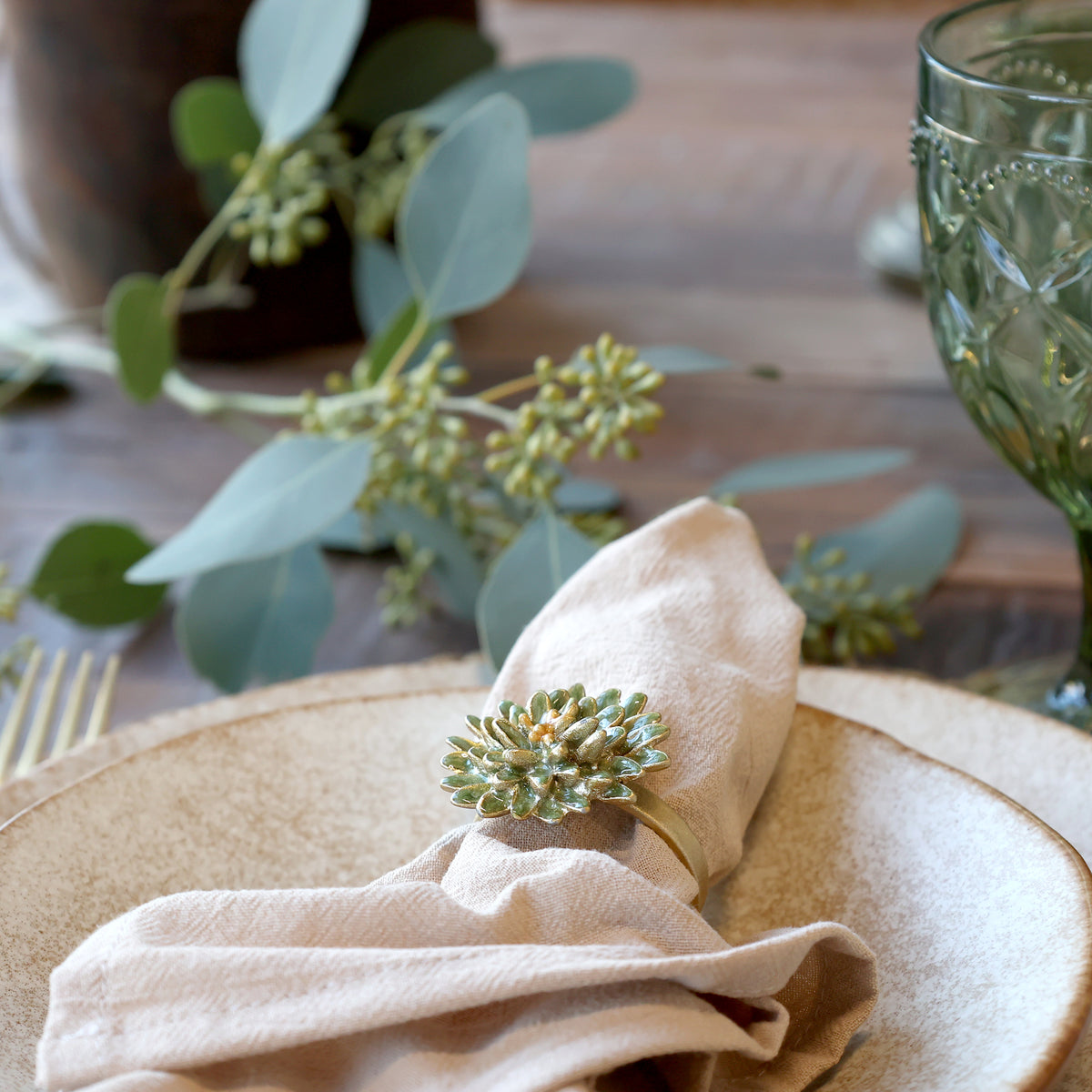 Antique Verte Floral Napkin Ring