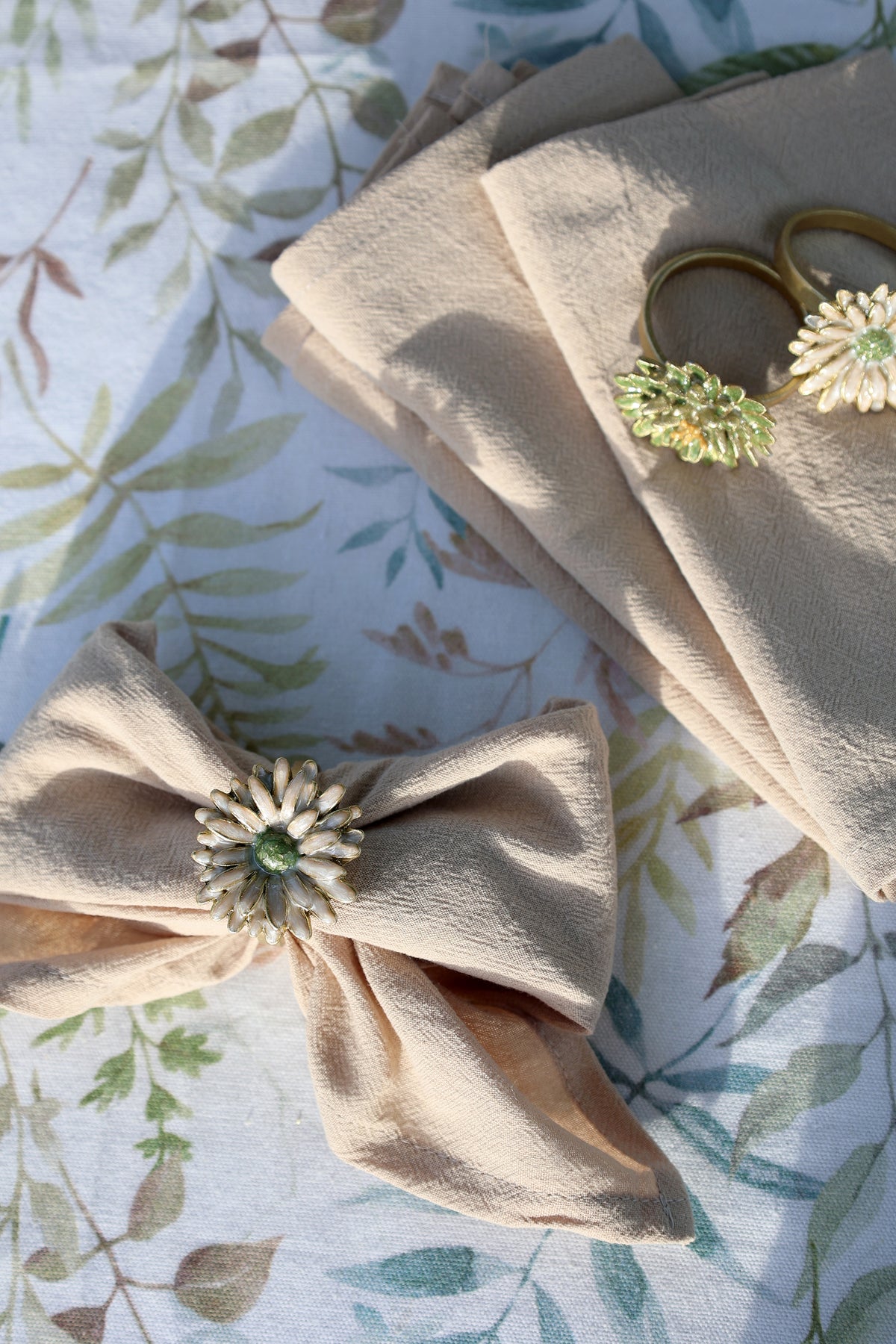 Antique Verte Floral Napkin Ring
