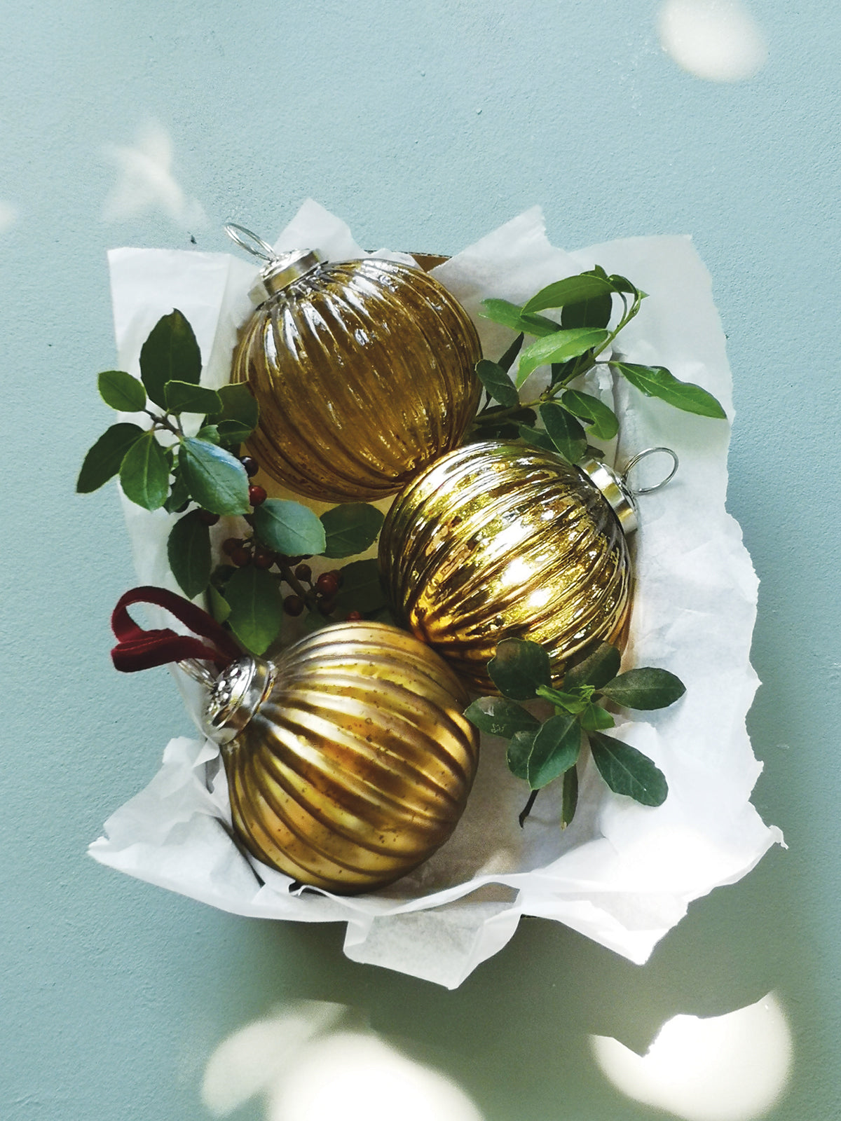 Set of 3 Assorted Gold Ribbed Glass Baubles