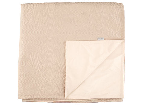 Villa Nova Nila Throw in Candy